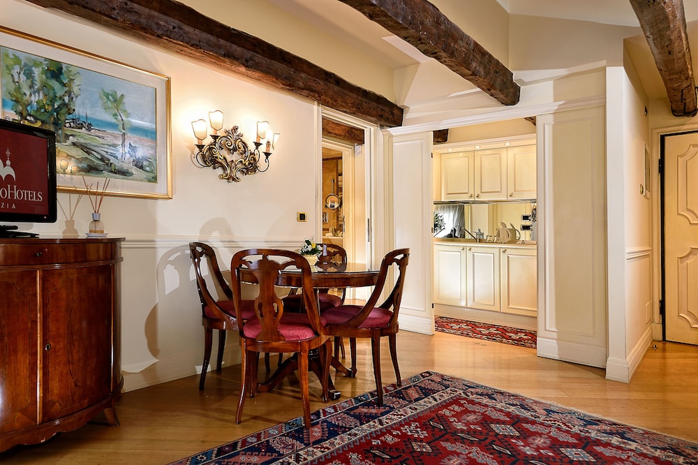 Torre dell Orologio Suites 55/60