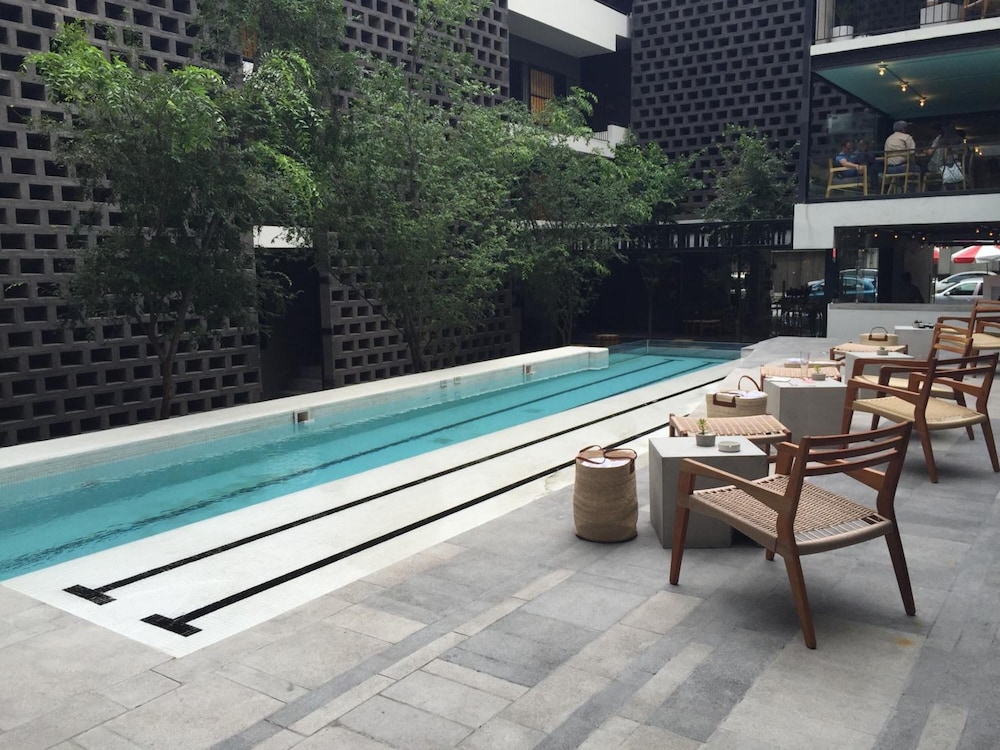 Carlota Hotel 42/50