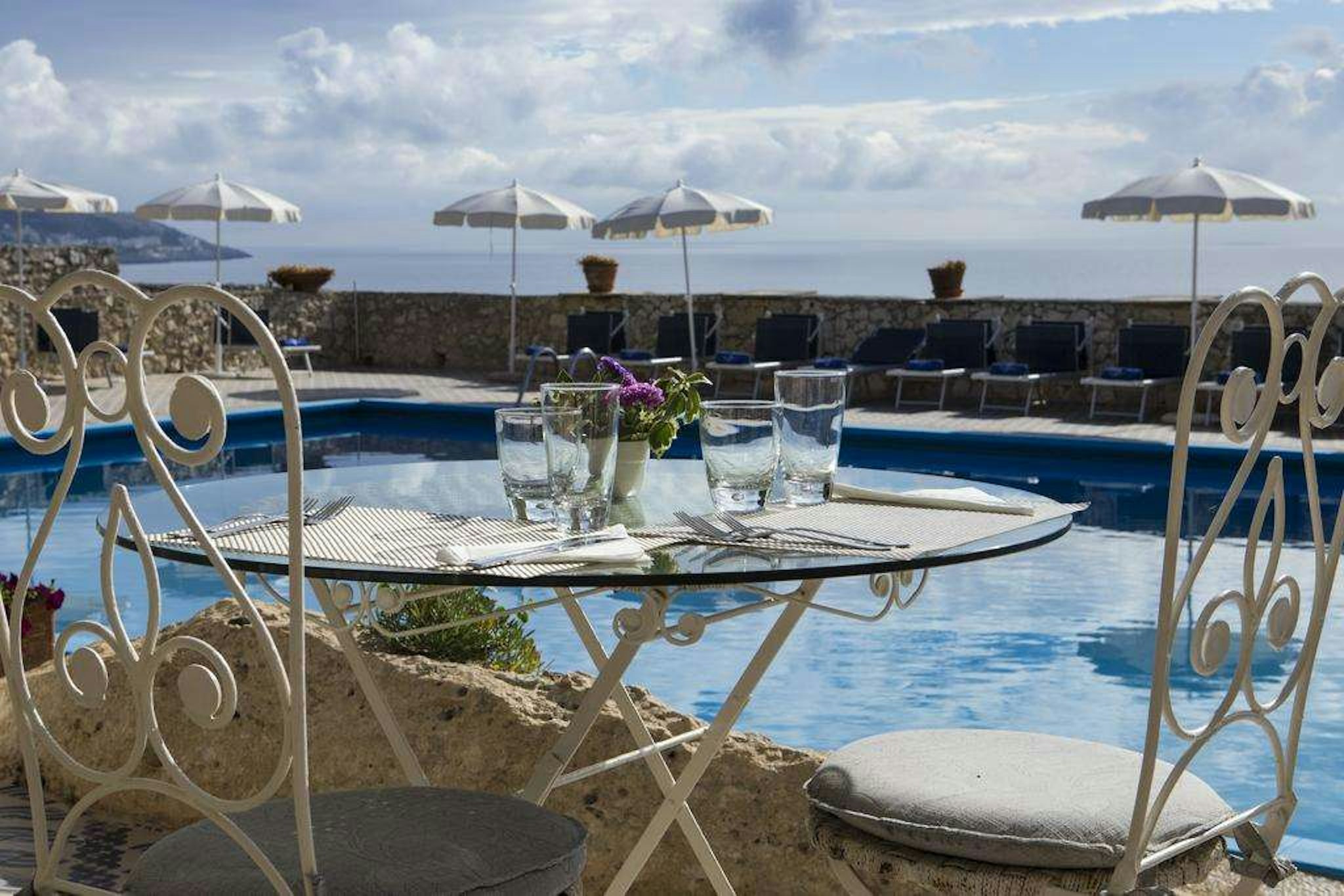 HOTEL PICCOLO MONDO 74/75