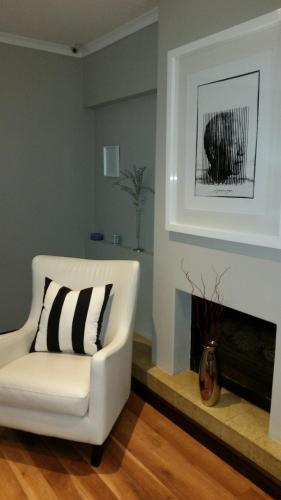 Rosebank Lodge by Claires 6/46