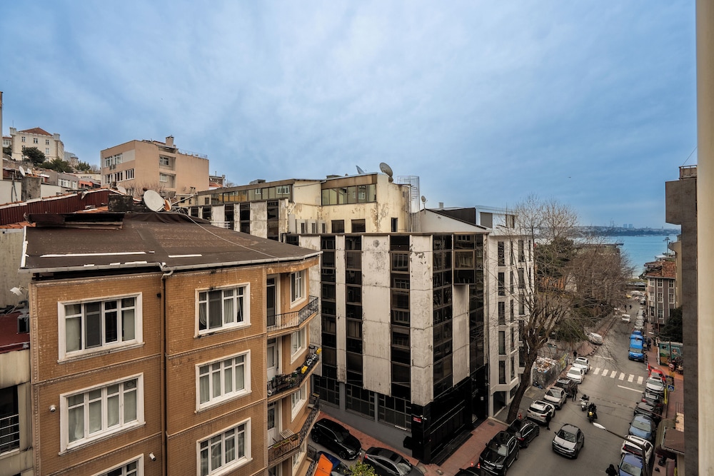 Cihangir Palace Hotel 7/69