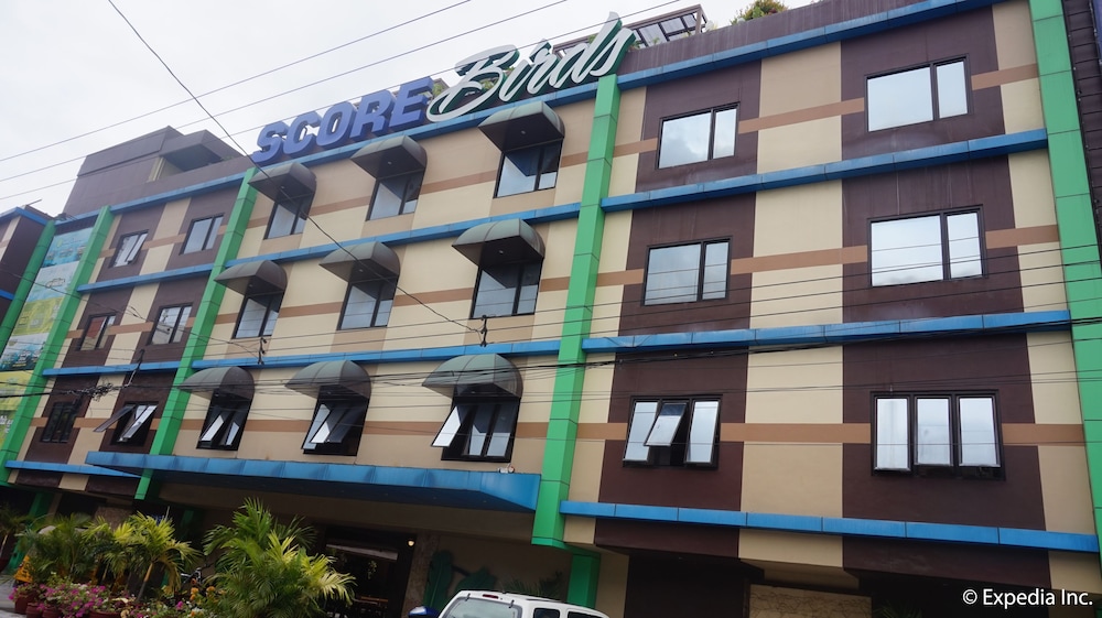 Score Birds Hotel 2/62