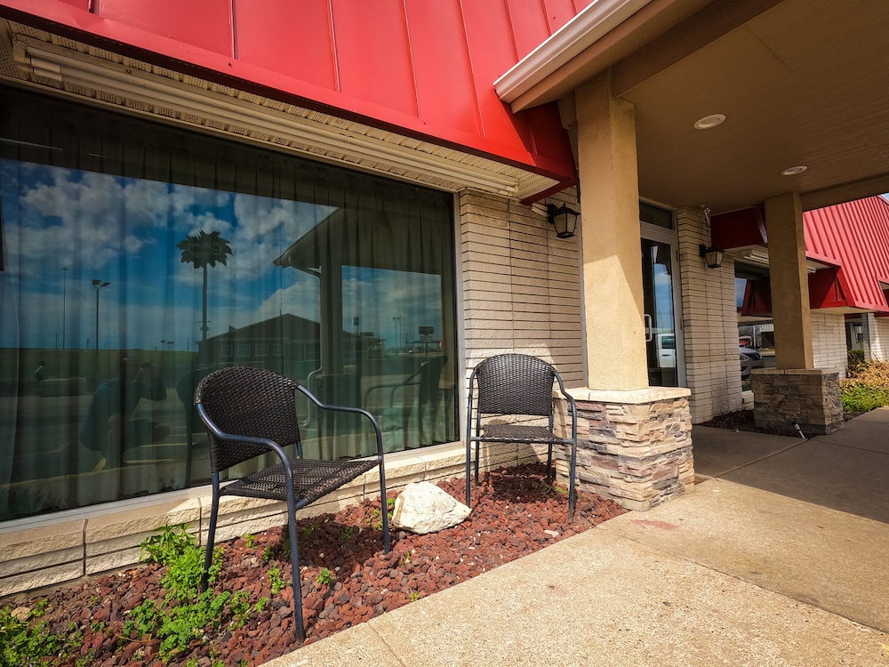 Americas Best Value Inn Salina 10/28