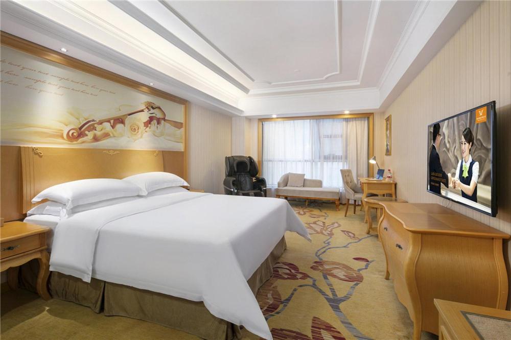 Vienna International Hotel (Zhengzhou Zhongyuan Futa) 16/34