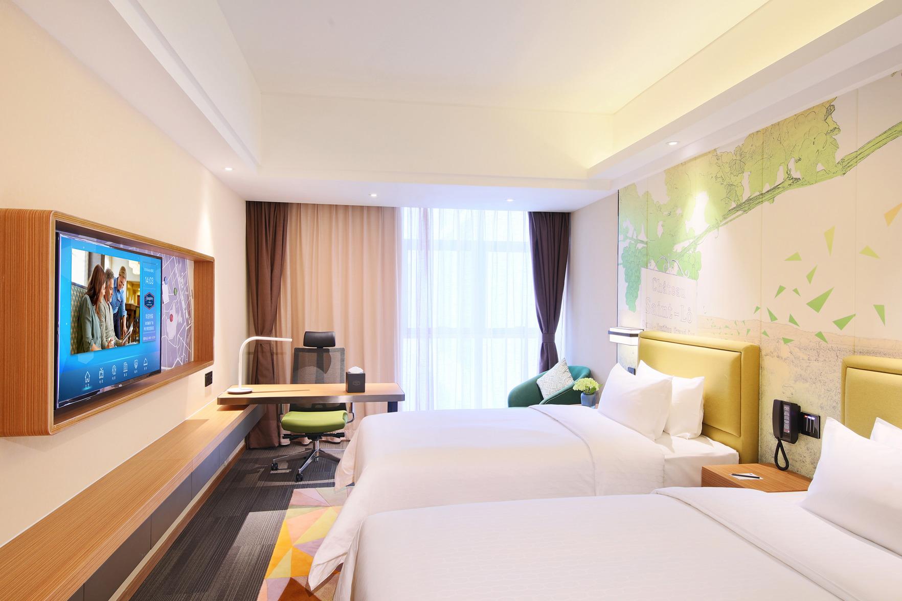 SUPERIOR, TWIN BEDS, RIVER VIEW