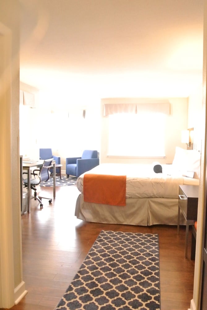 GuestHouse Lexington 12/32