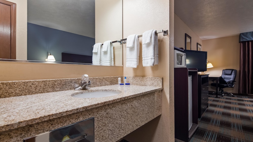 Baymont by Wyndham Danville IL 37/41