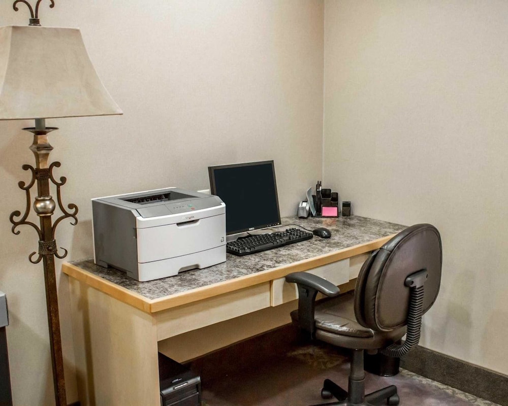 Sleep Inn and Suites Redmond, OR 31/34