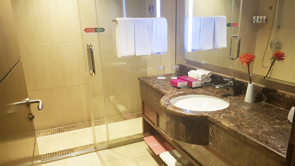 كراون بلازا المدينة(Crowne Plaza Madinah) 25/75