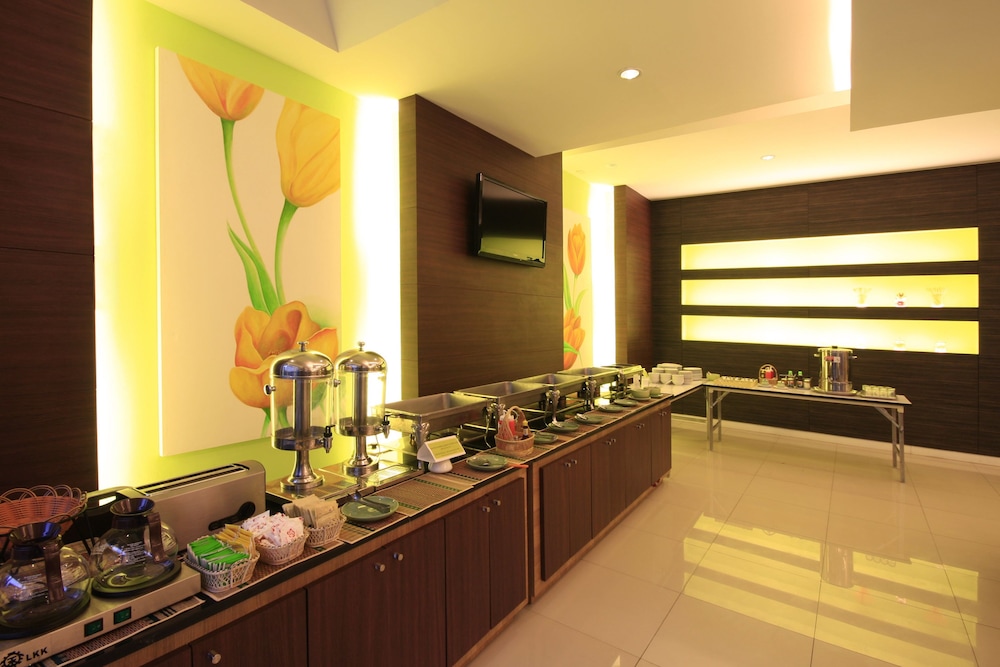Laemchabang City Hotel 50/50