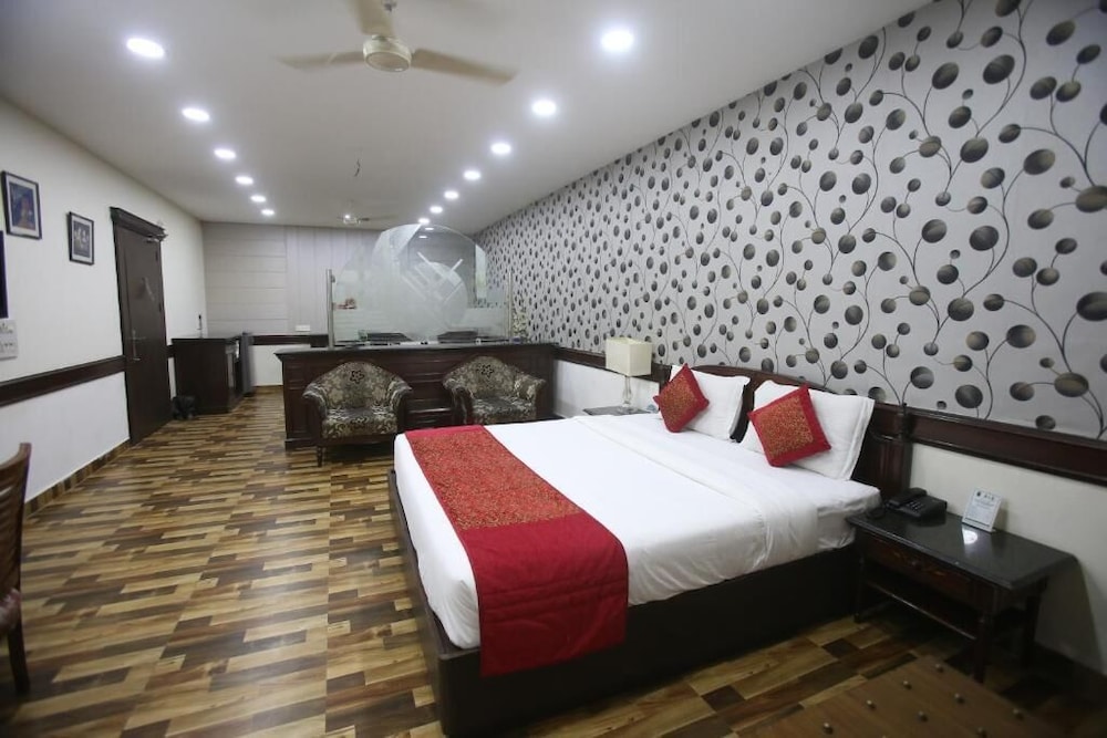 Amar Inn 30/57