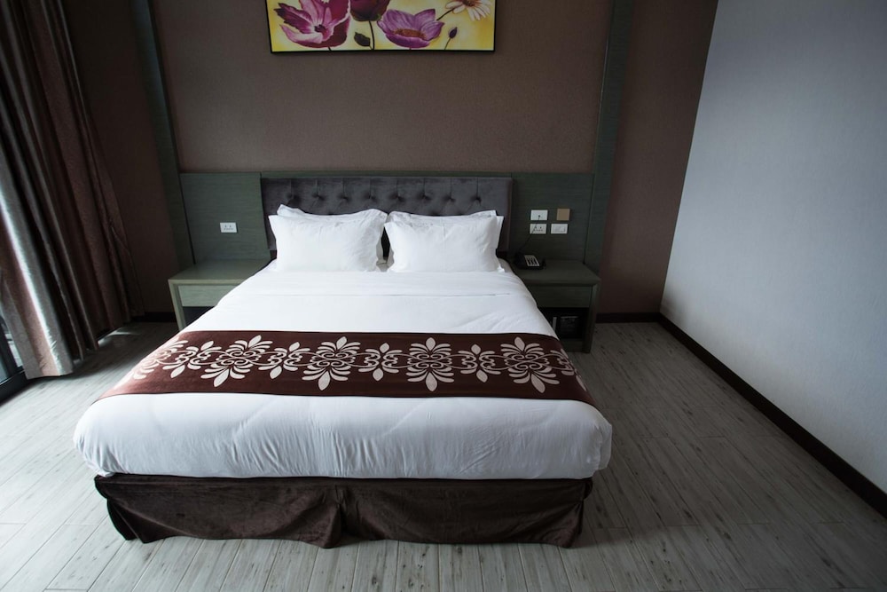 Vienna Hotel 27/65