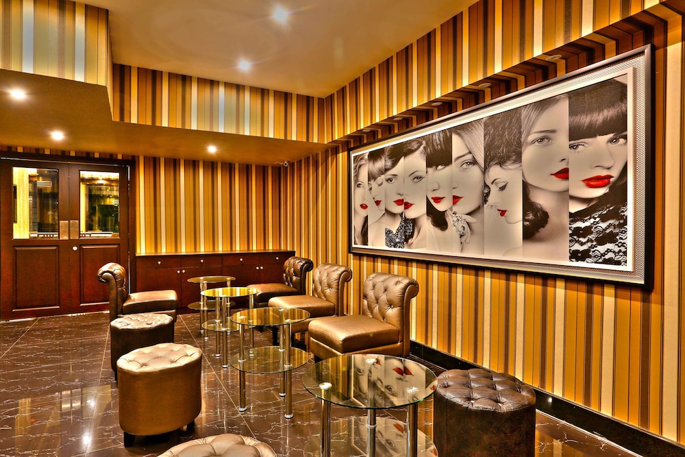 Chateau de Sukhumvit 41/52