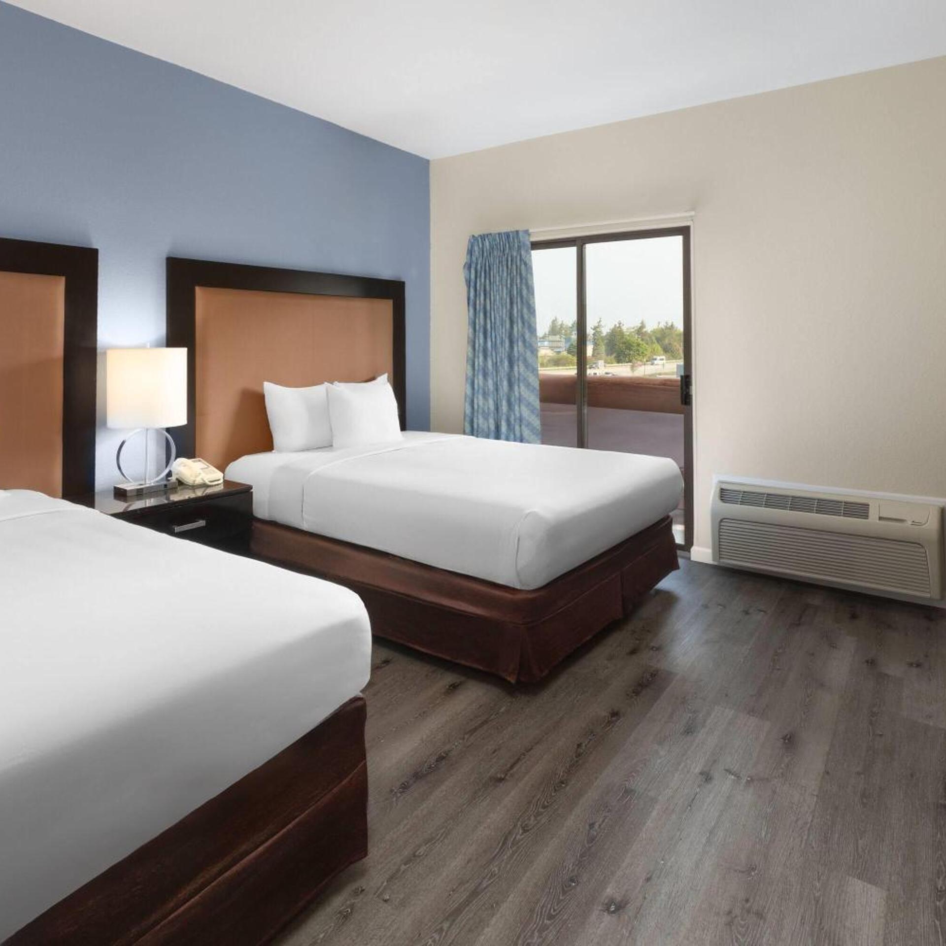 Room, Queen Bed, Bridge View, Balcony