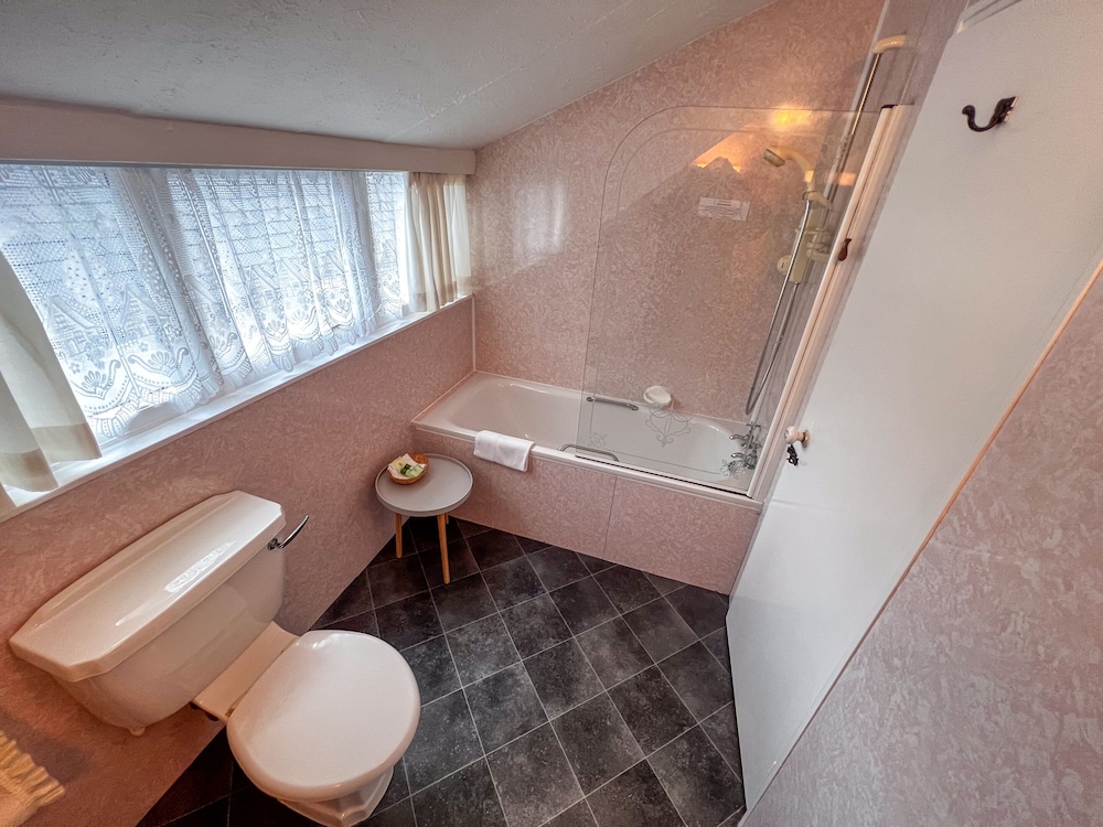 Gwesty Minffordd Hotel 44/50