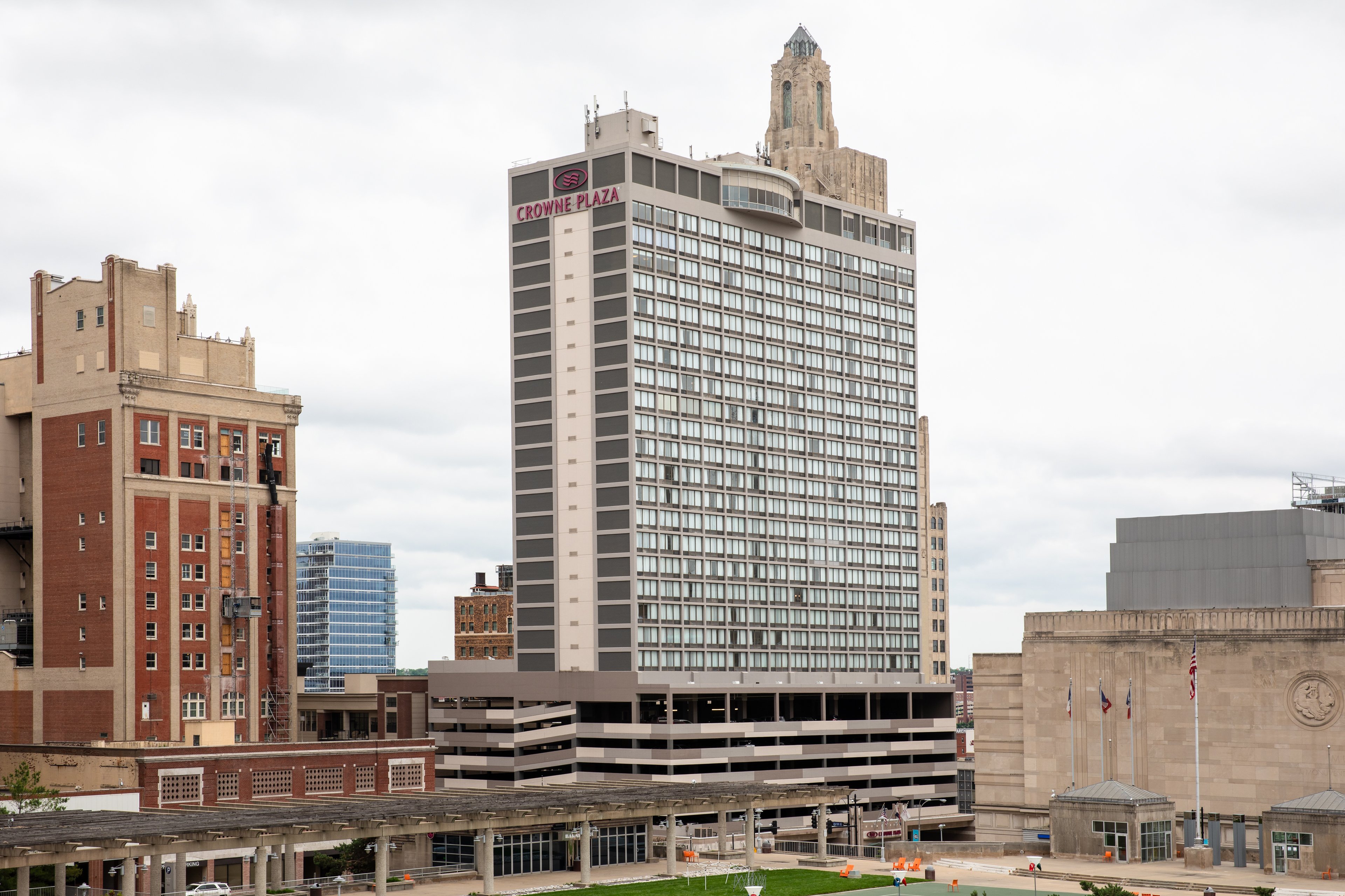 Crowne Plaza Kansas City Downtown 4/63