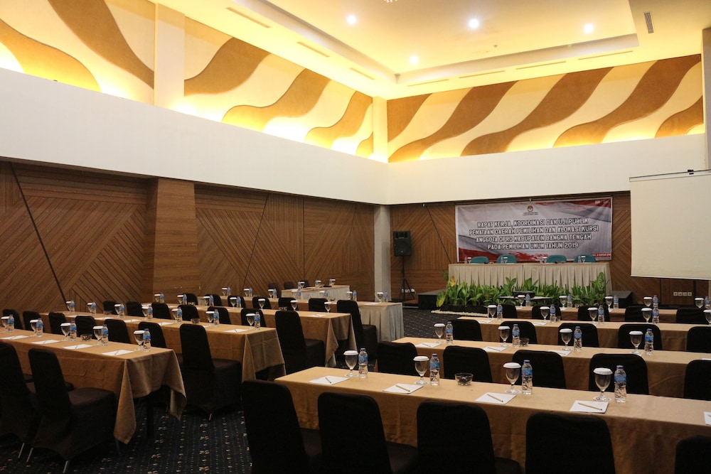Hotel Santika Bangka 36/46