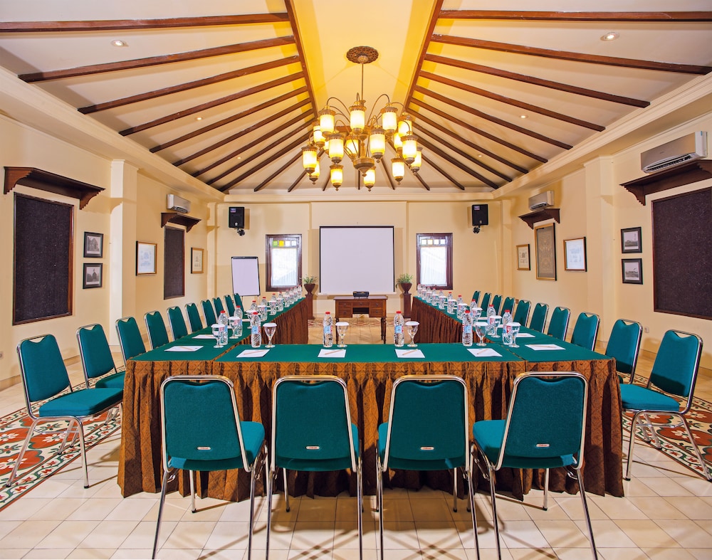 DUTA GARDEN HOTEL 46/58