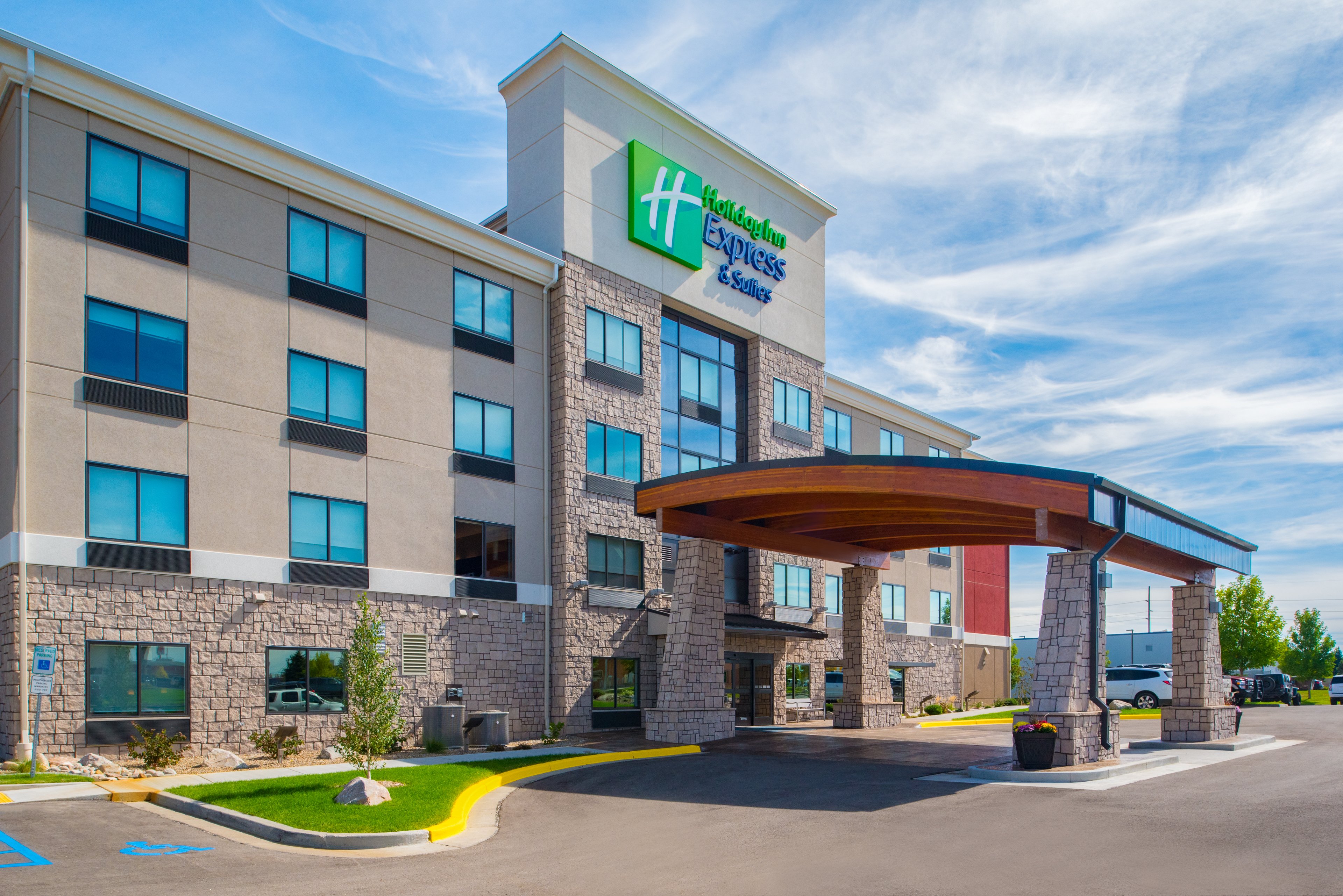 Holiday Inn Express Hotel Suites Bismarck 36/42