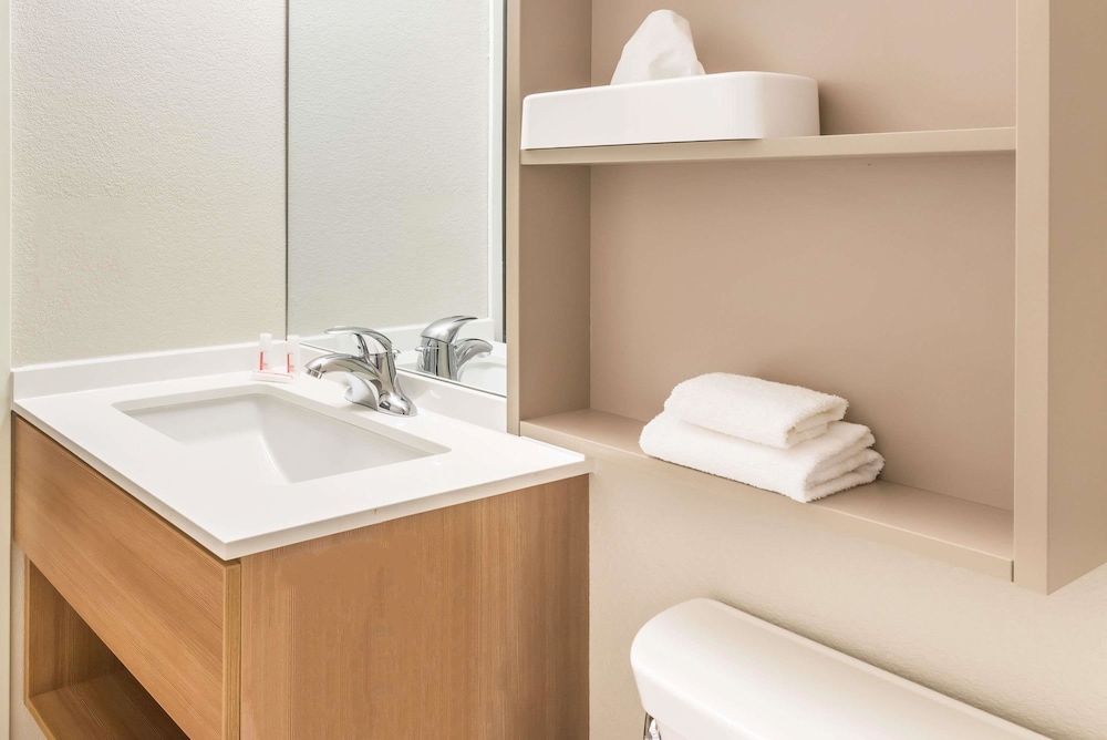Microtel Inn and Suites By Wyndham Beaver Falls 9/30