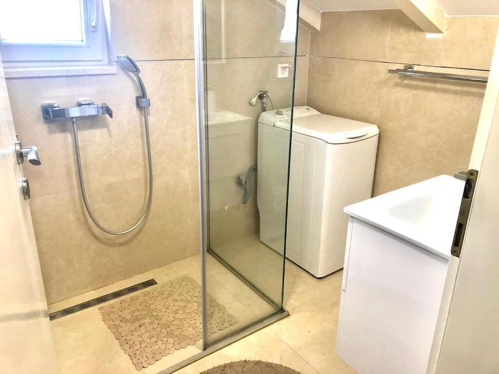 Studio, 1 Queen and 1 Single Bed, Bay View, Balcony