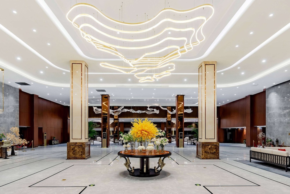 Howard Johnson Lakeview Hotel Huaibei 7/48