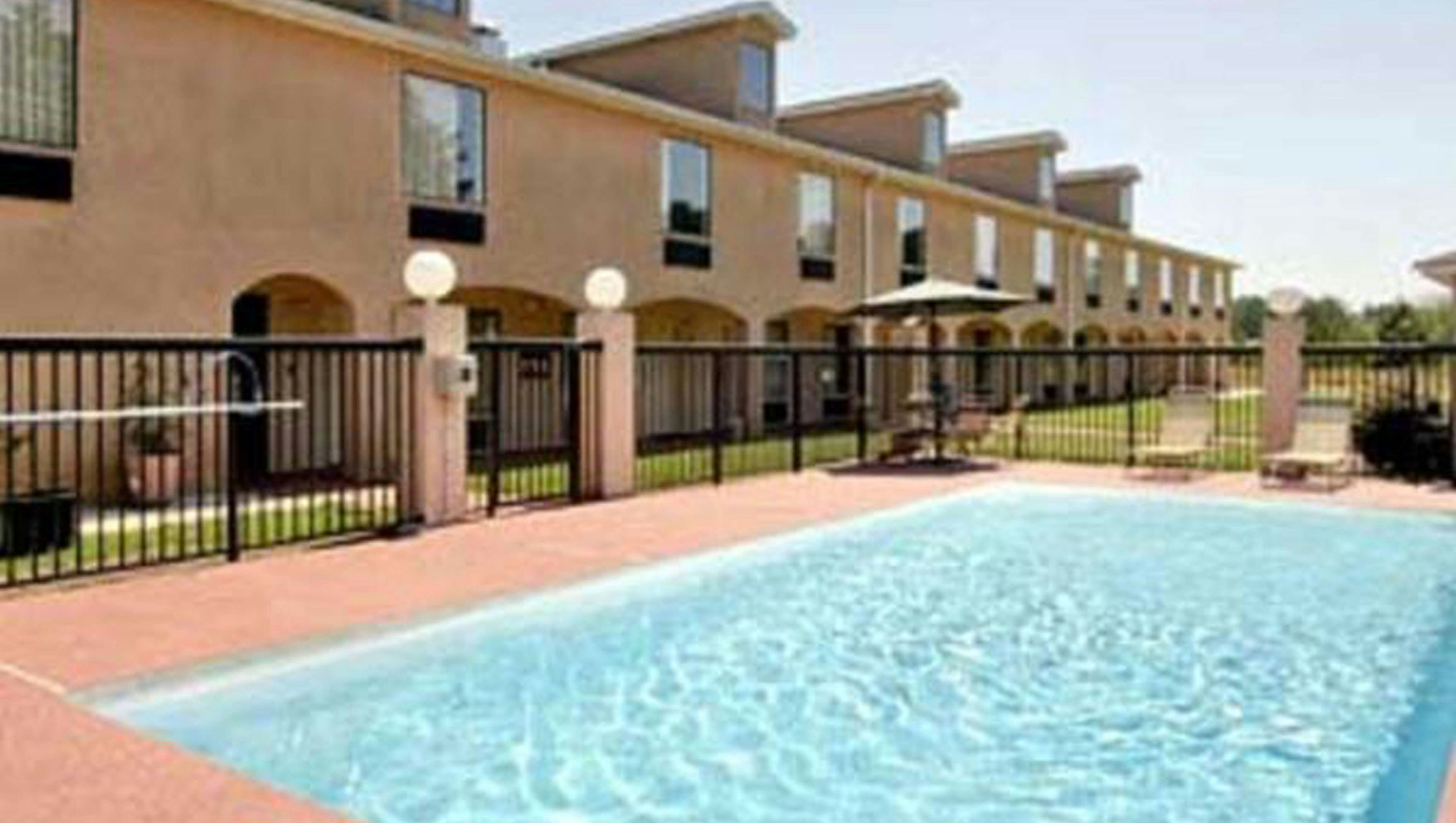 Gray Inn and Suites By Magnuson Worldwide 9/14