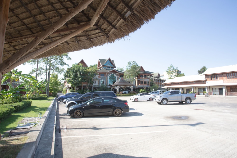 100 Islands Resort Spa 56/66