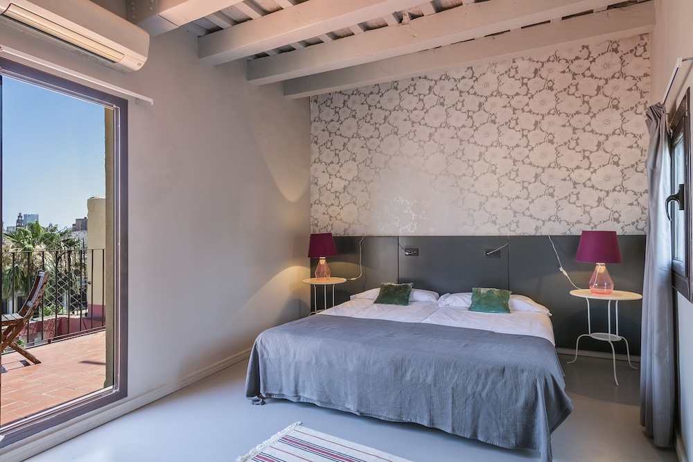 1 BEDROOM, APARTMENT, BALCONY