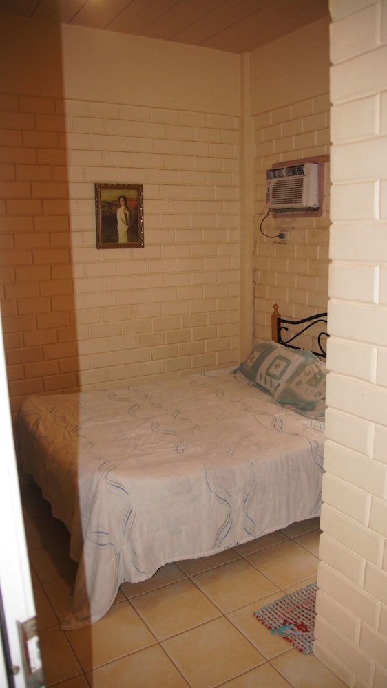 MB s Garden Inn 17/54