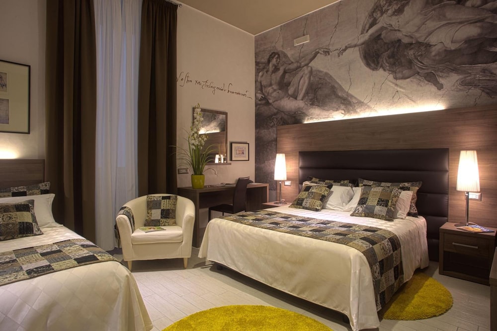 suite, 2 bathrooms