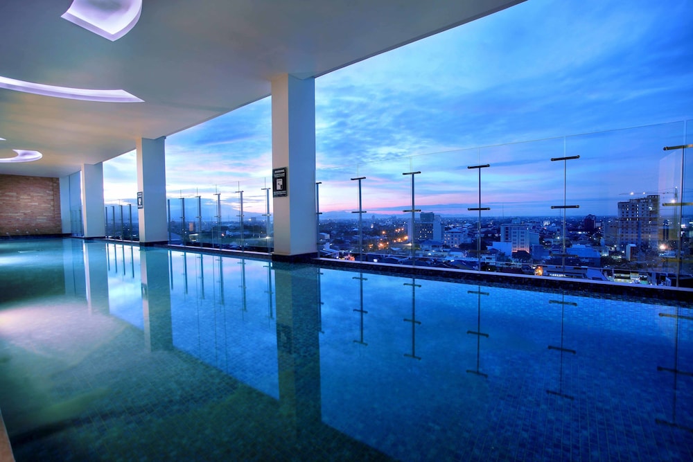 Aston Makassar Hotel and Convention Center 42/48