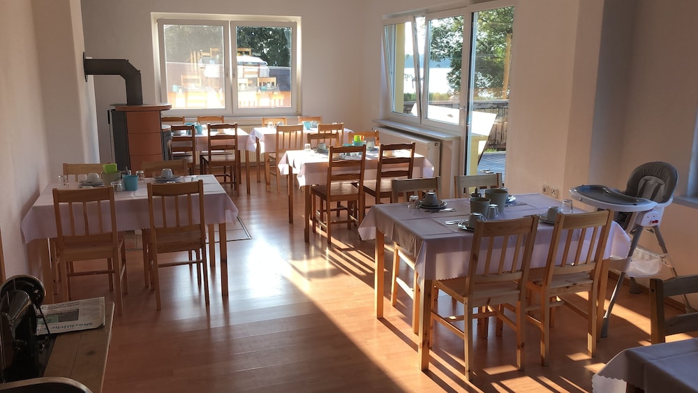 Riverside Inn 45/66