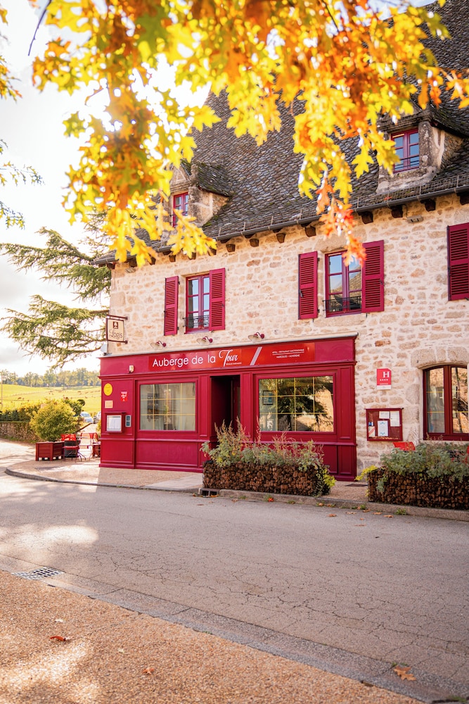 AUBERGE DE LA TOUR 1/40