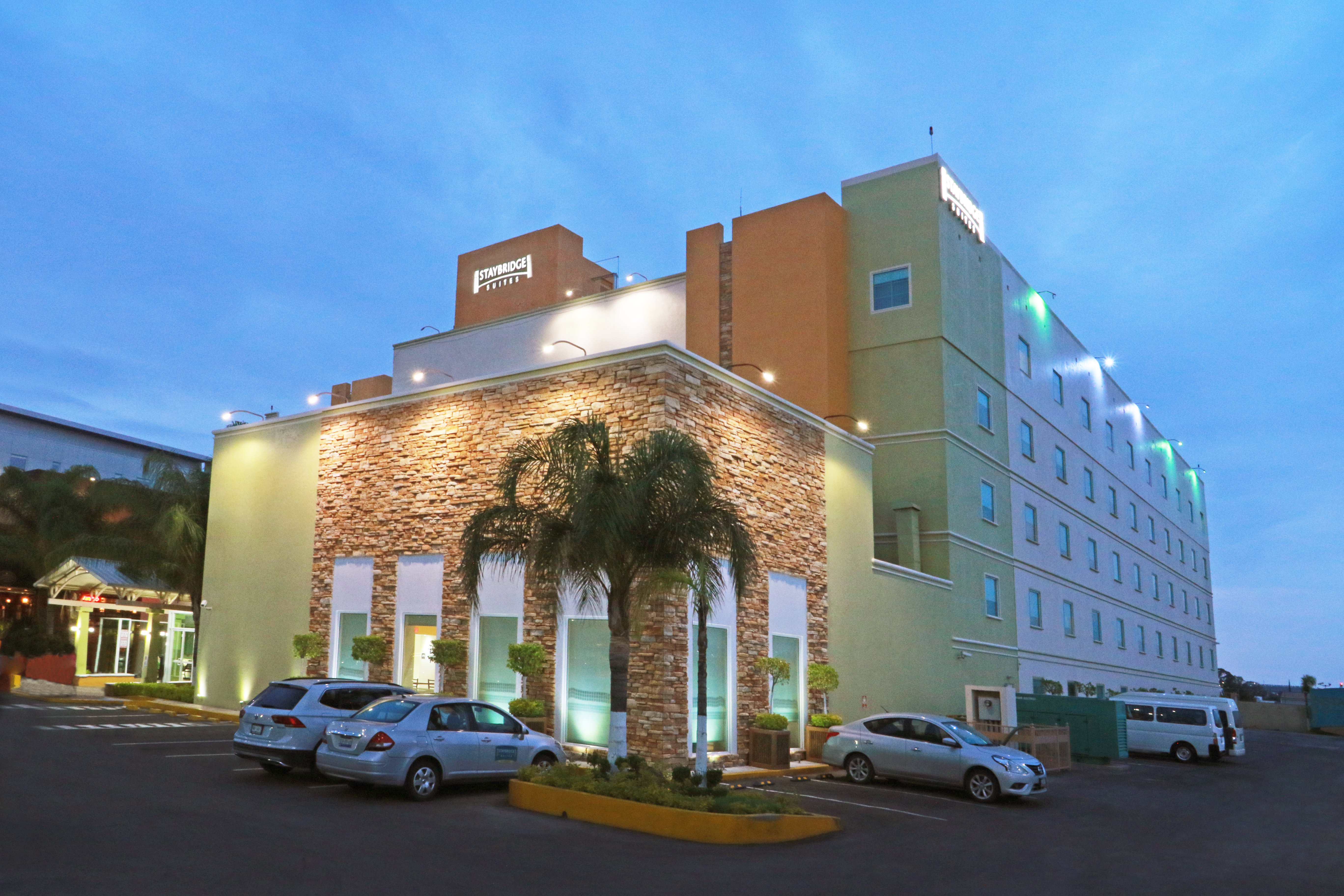 Staybridge Suites Queretaro 70/75