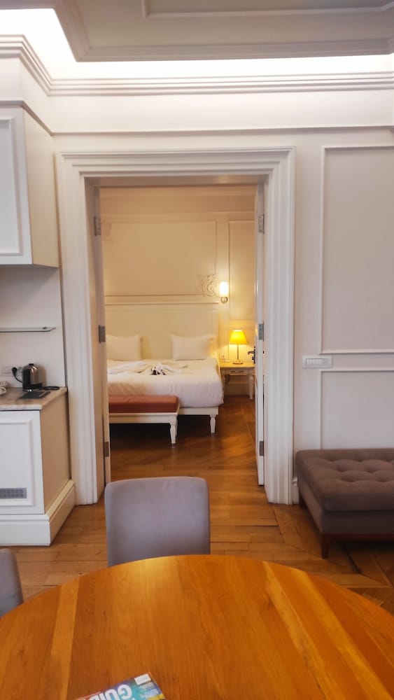 Corinne Hotel 23/50