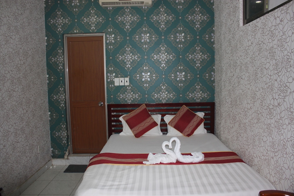 Yoko Airport Saigon Hotel 17/65