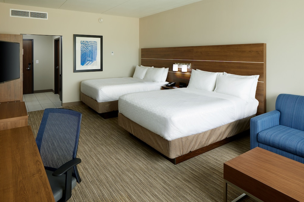 Holiday Inn Express Suites Cincinnati North Liberty Way 14/39