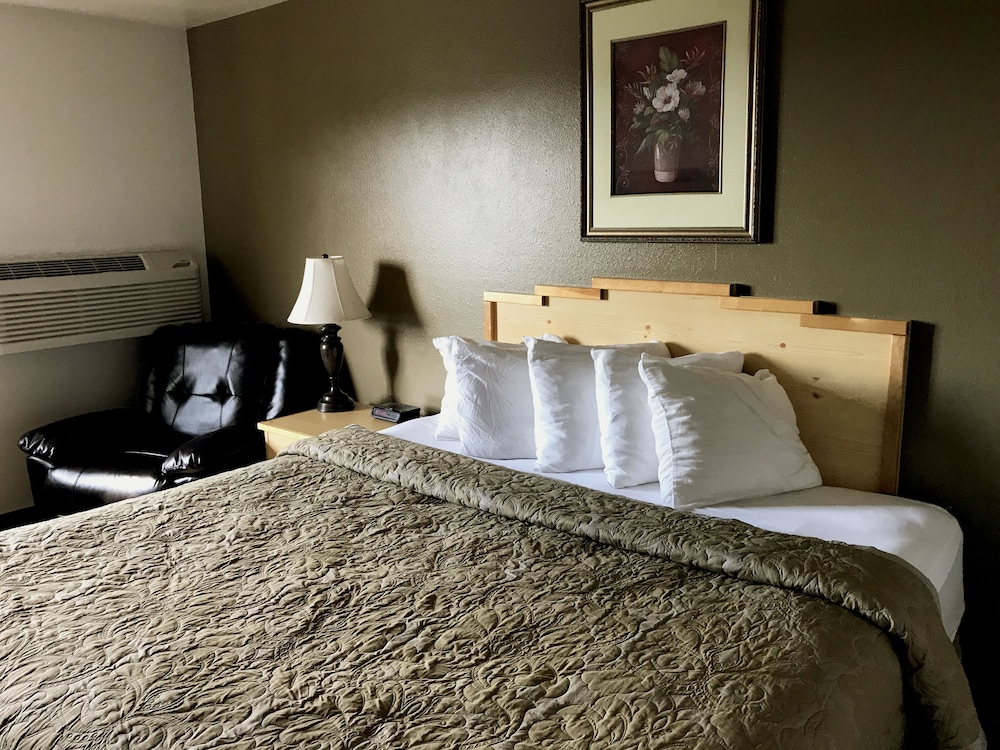 Super 8 by Wyndham Moscow / Pullman 18/39