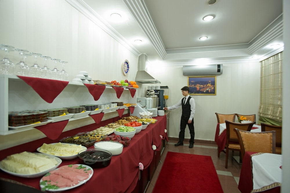 Sirkeci Emek Hotel 48/64