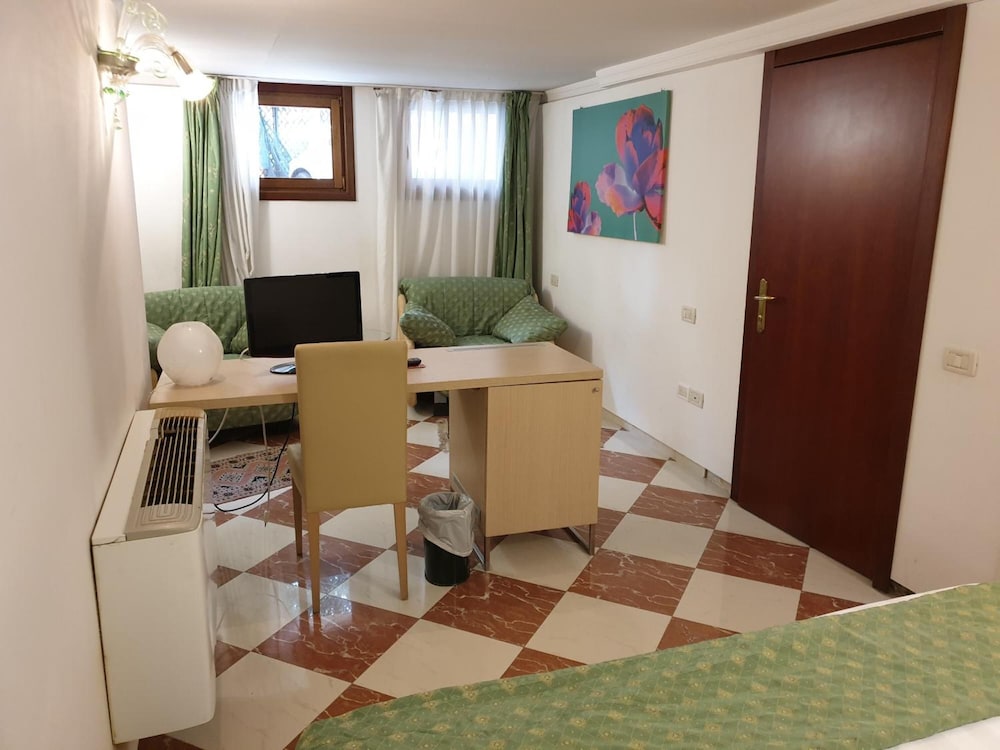 Hotel Villa Cipro 53/62
