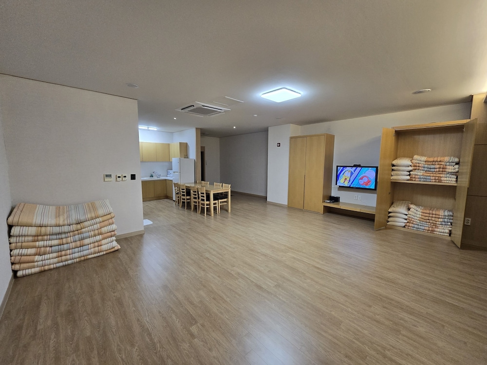 Narsha Hotel 40/53