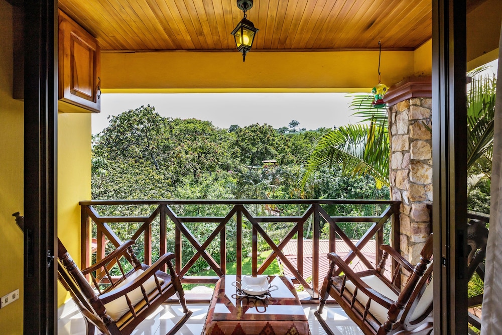 La Terraza Guest House 10/50