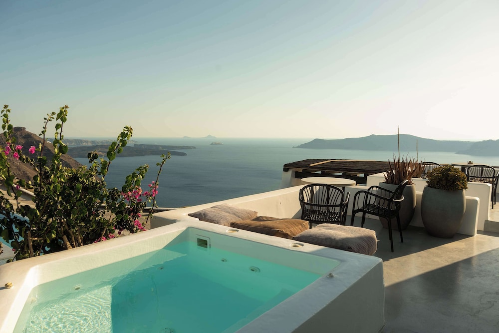 Omma Santorini Hotel 50/50