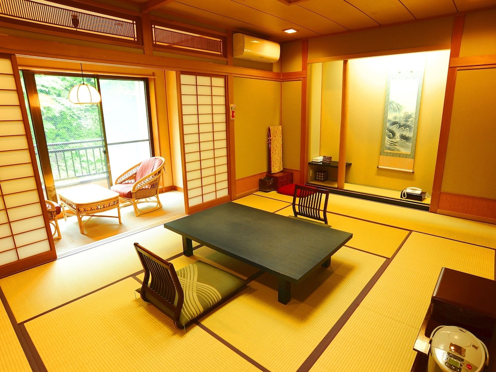 Shima Yamaguchikan 34/50