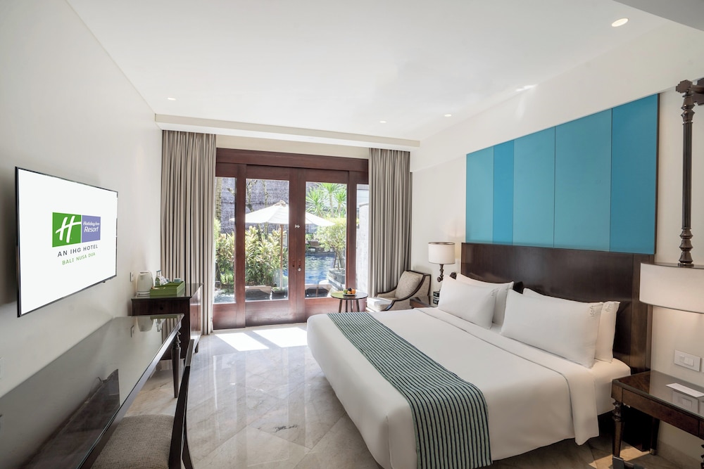 Premium, King Bed, Pool Access