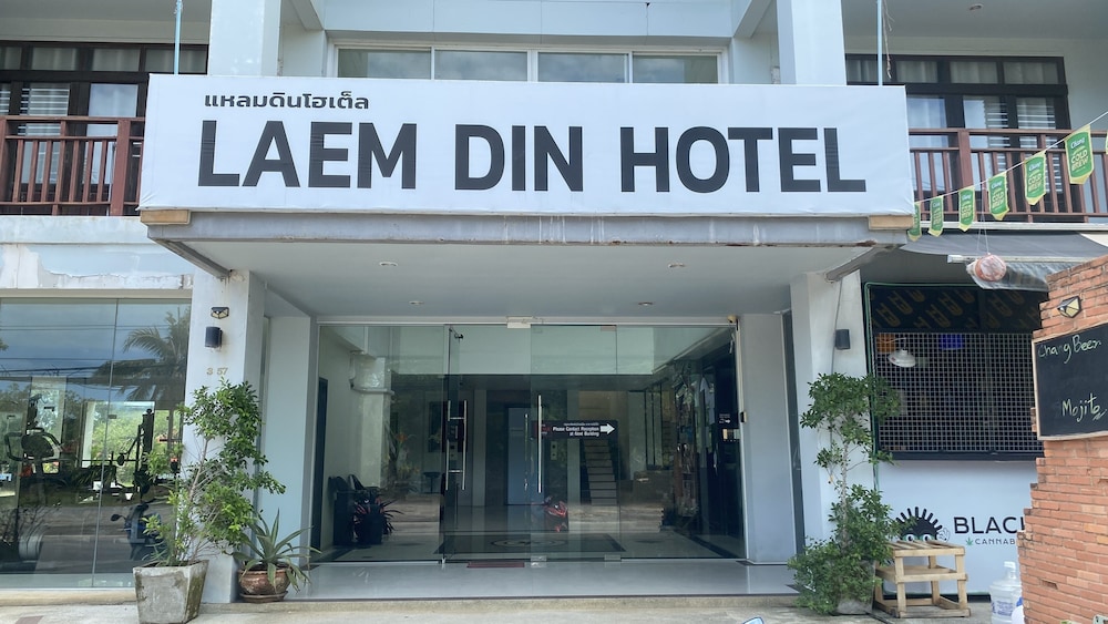 Laem Din Hotel 1/16