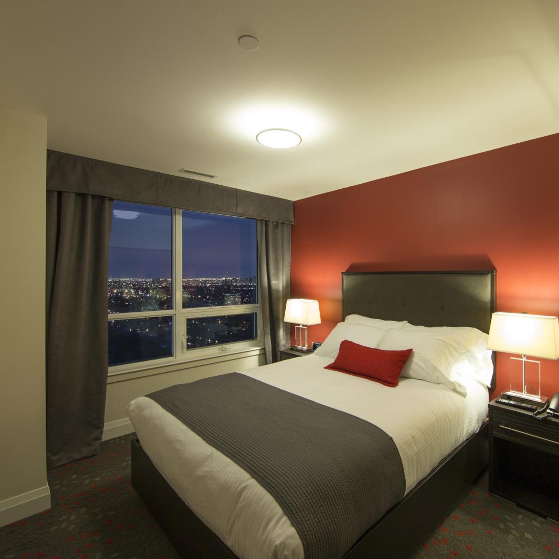 Suite, King Bed, Balcony