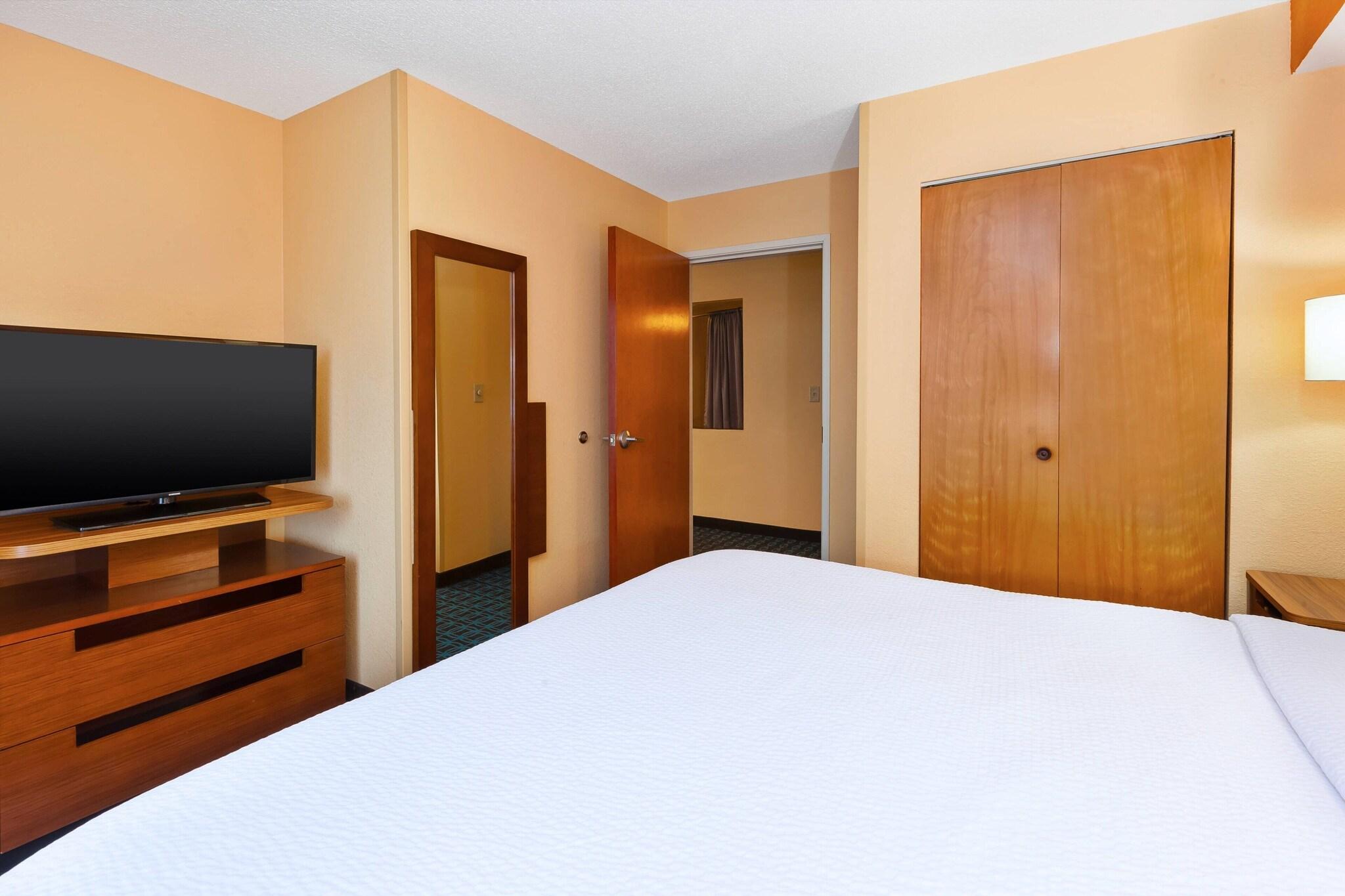 Suite, King Bed