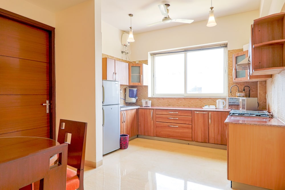 Ahuja Residency Sector 44 Noida 11/39